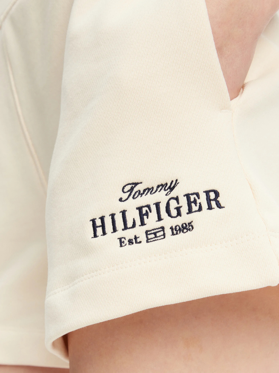 detail Tommy Hilfiger dámské krémové teplákové šortky