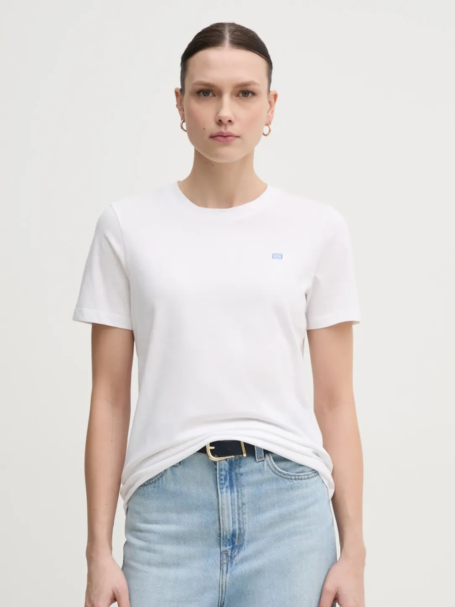 detail Tommy Hilfiger dámské bílé tričko