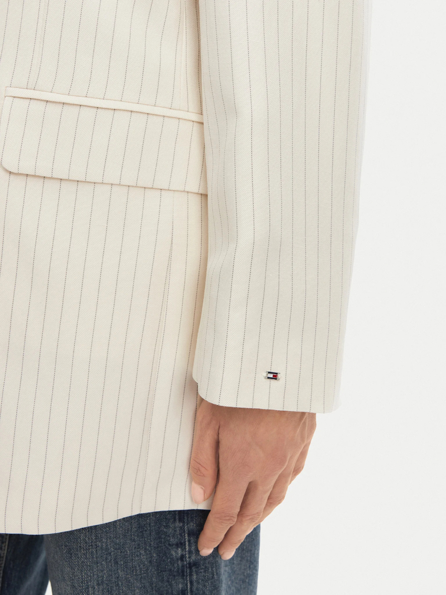 detail Tommy Hilfiger dámské krémové sako