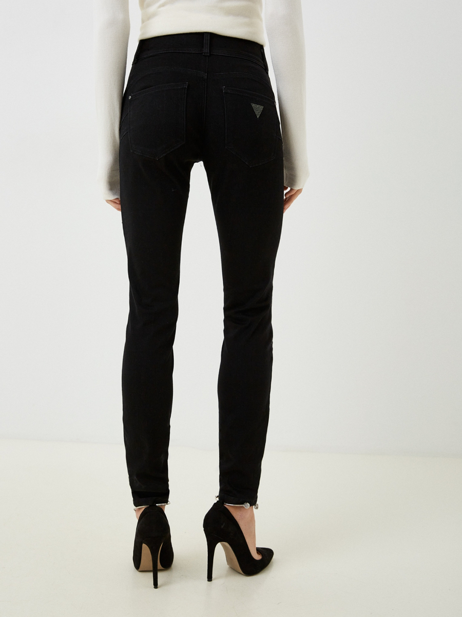 detail Guess dámské černé džíny