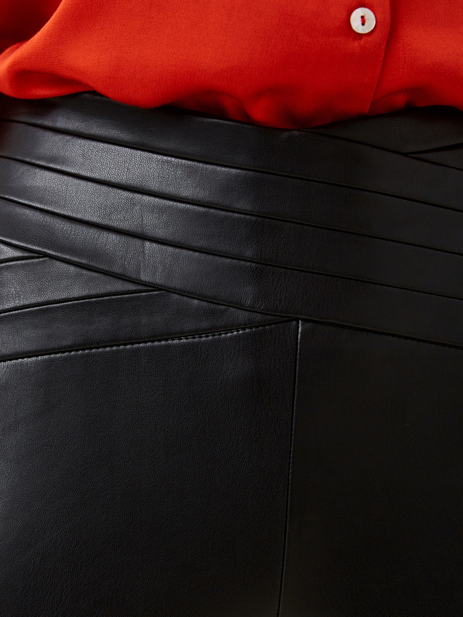 detail Guess dámské čené kalhoty