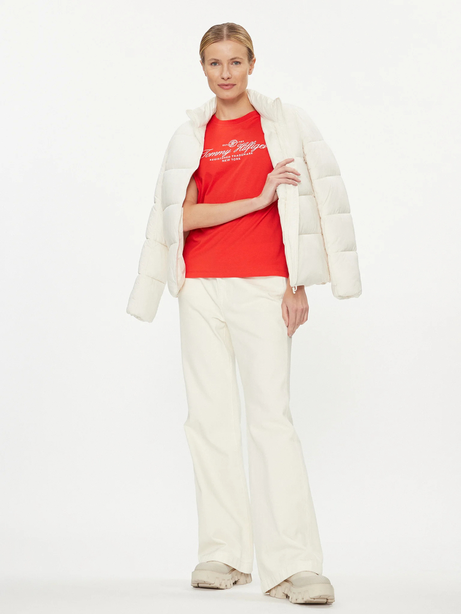 detail Tommy Hilfiger dámské červené tričko