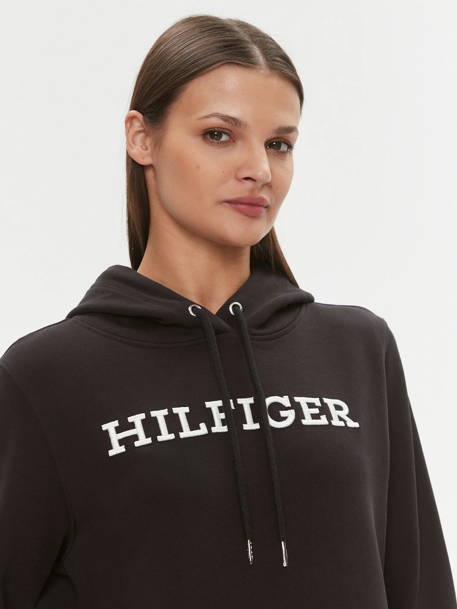 detail Tommy Hilfiger dámské černé šaty