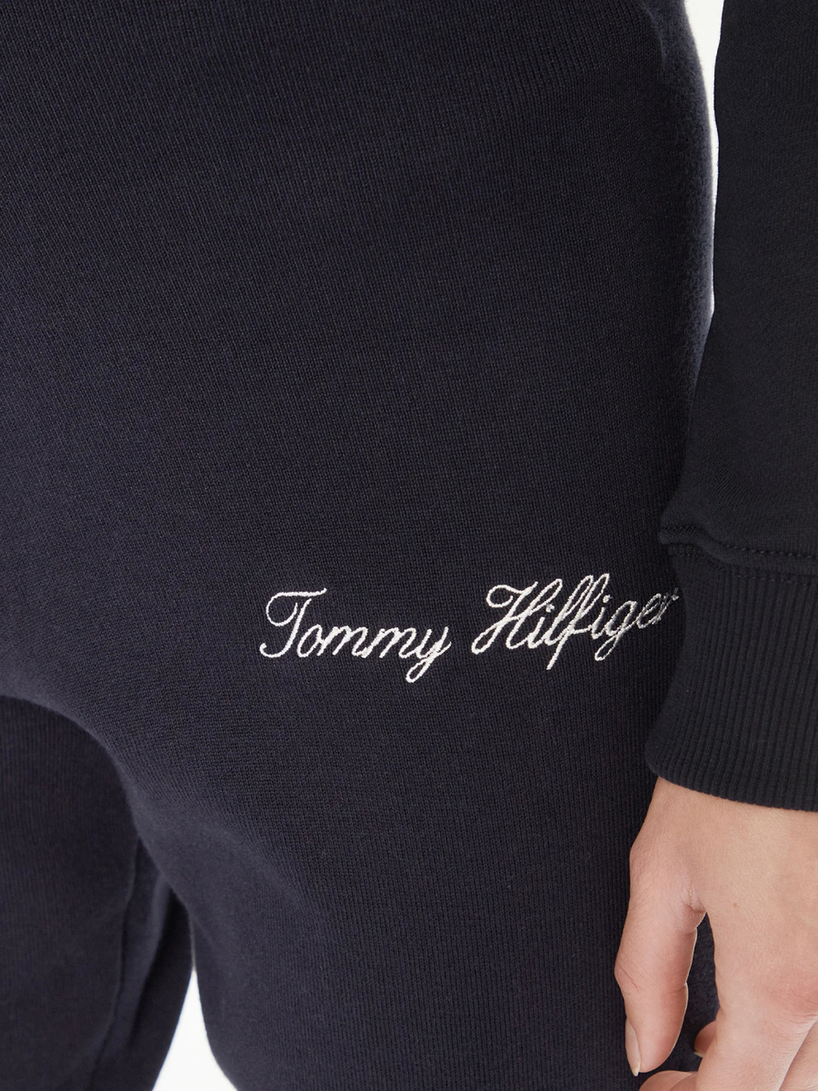 detail Tommy Hilfiger dámské tmavě modré tepláky