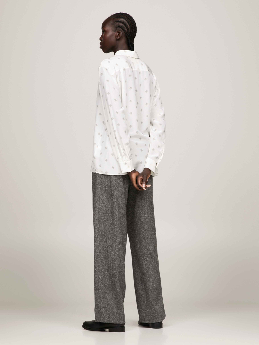 detail Tommy Hilfiger dámská bílá košile