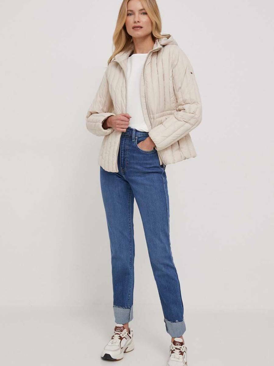detail Tommy Hilfiger dámská béžová bunda Feminine