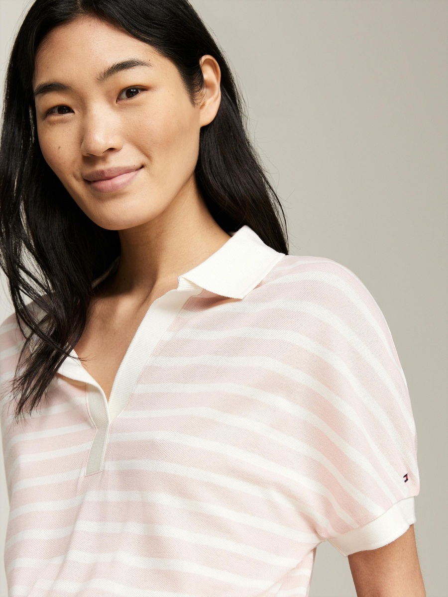 detail Tommy Hilfiger dámské proužkované polo tričko