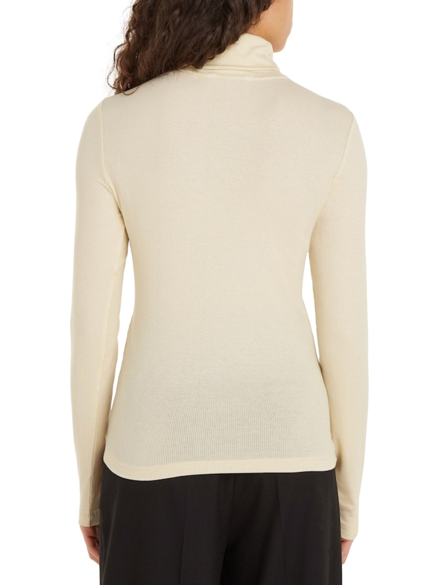 detail Tommy Hilfiger dámský béžový rolák