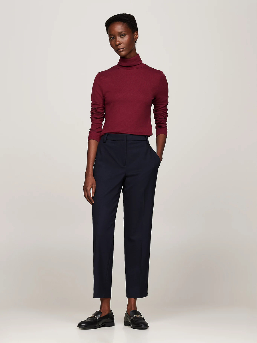 detail Tommy Hilfiger dámský vínový rolák