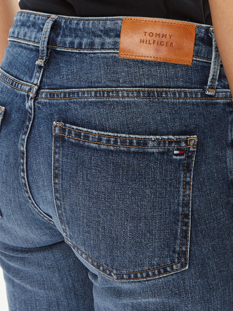 detail Tommy Hilfiger dámské modré džíny
