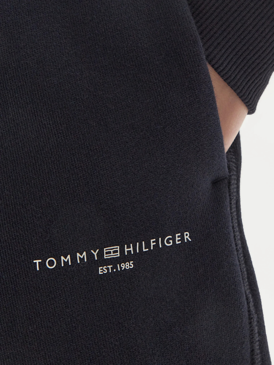 detail Tommy Hilfiger dámské tmavě modré tepláky