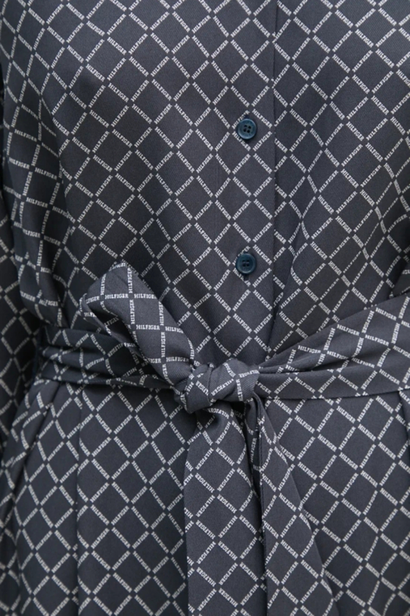 detail Dámské vzorované šaty