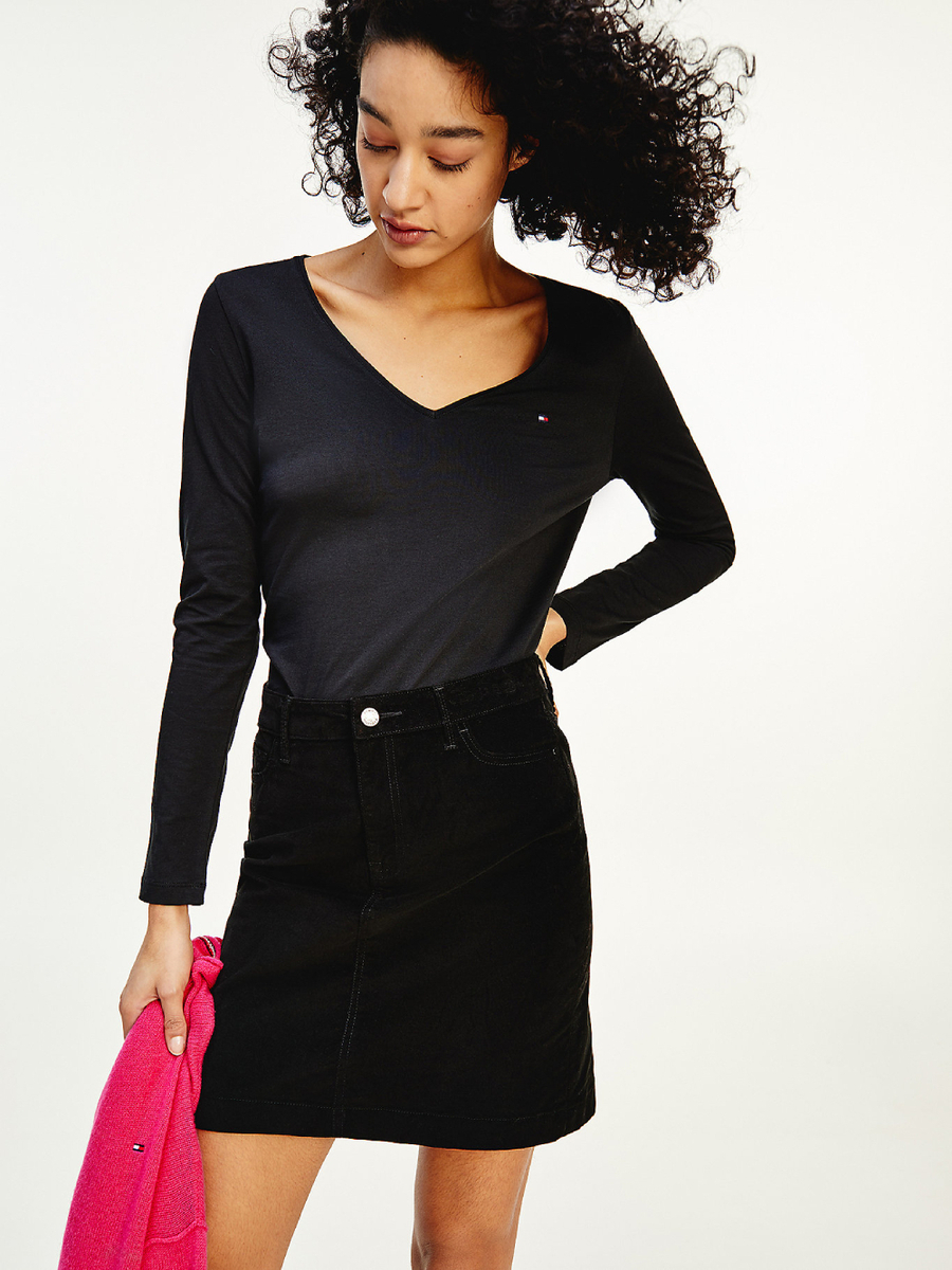 detail Tommy Hilfiger dámské černé tričko