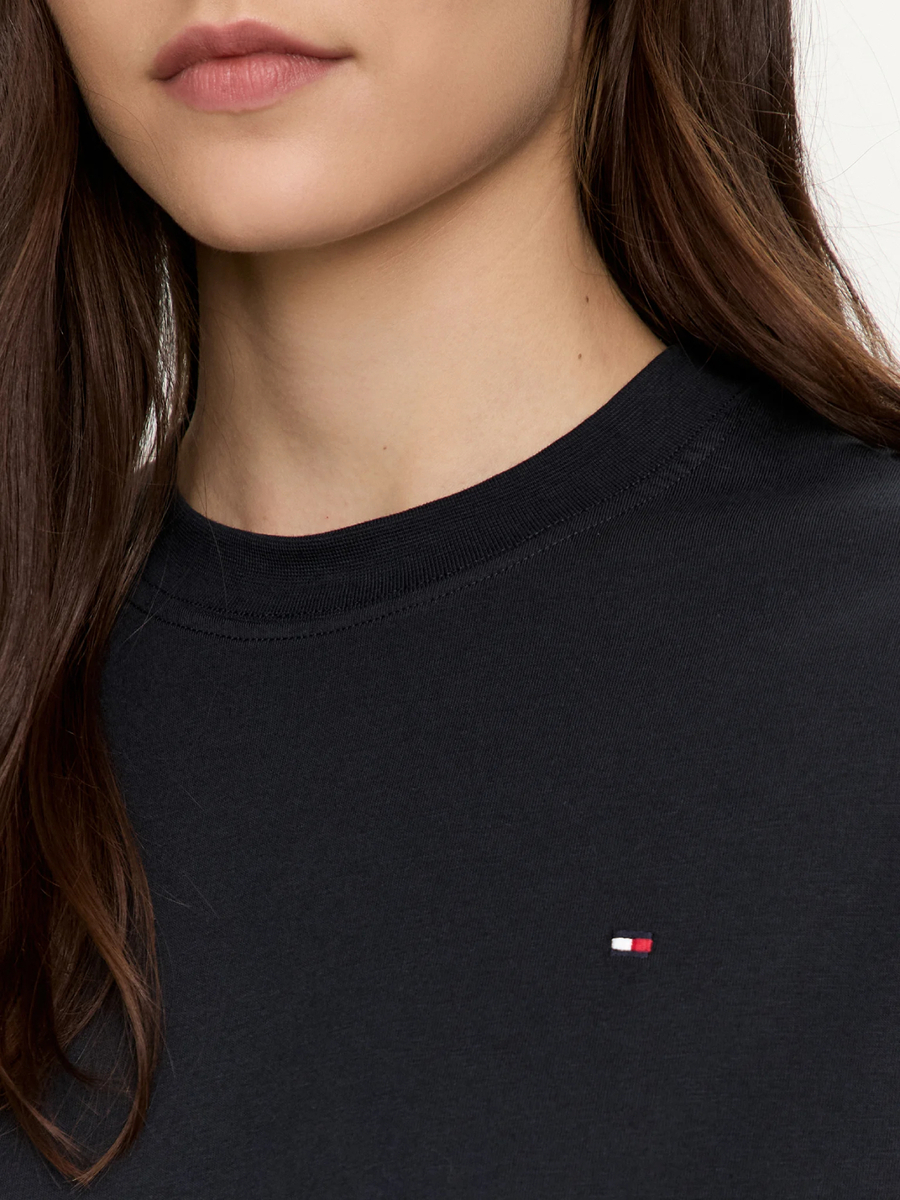 detail Tommy Hilfiger dámské tmavě modré tričko