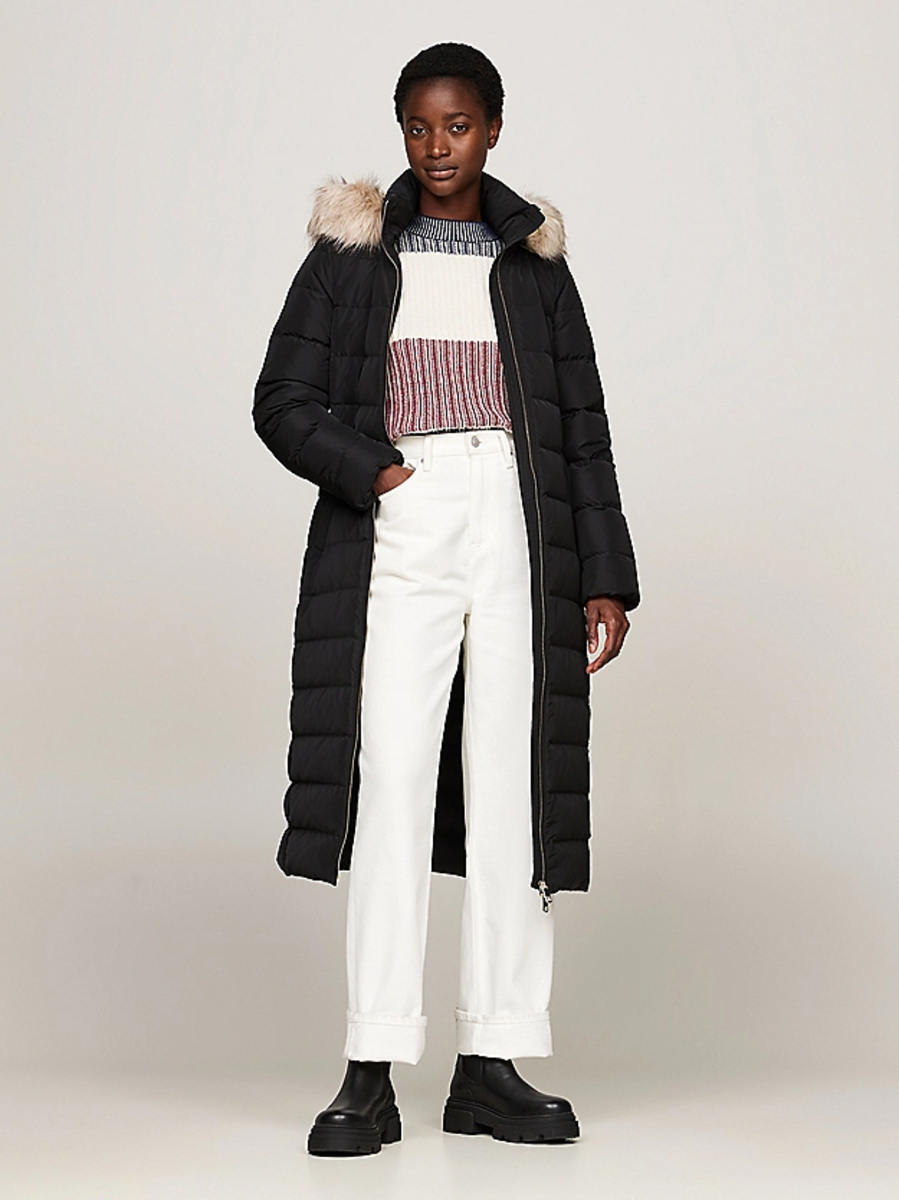 detail Tommy Hilfiger dámský péřový kabát