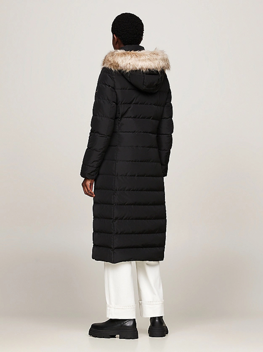 detail Tommy Hilfiger dámský péřový kabát