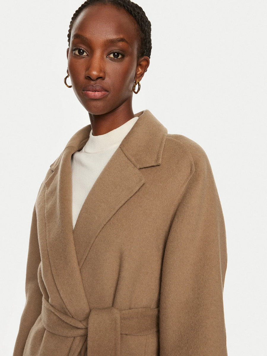 detail Tommy Hilfiger dámský hnědý vlněný kabát