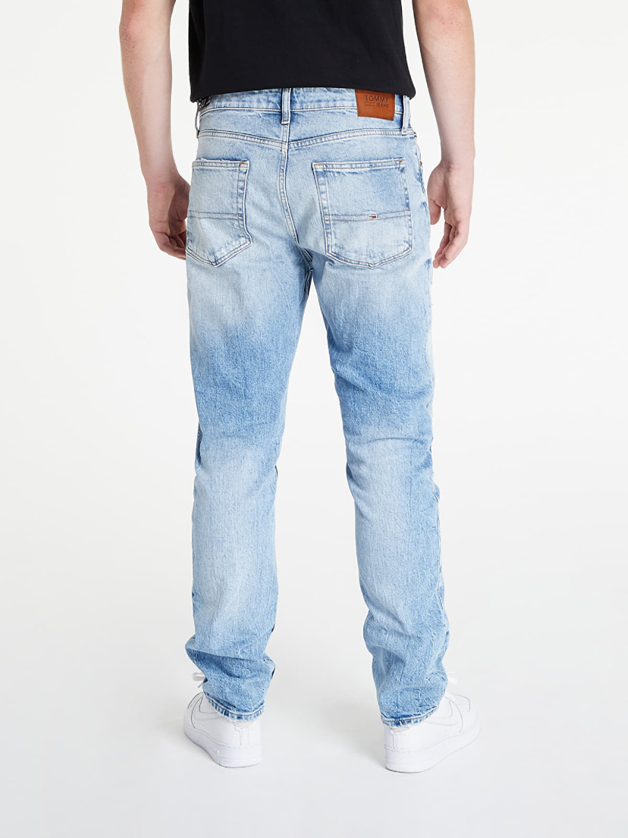 detail Tommy Jeans pánské světle modré džíny