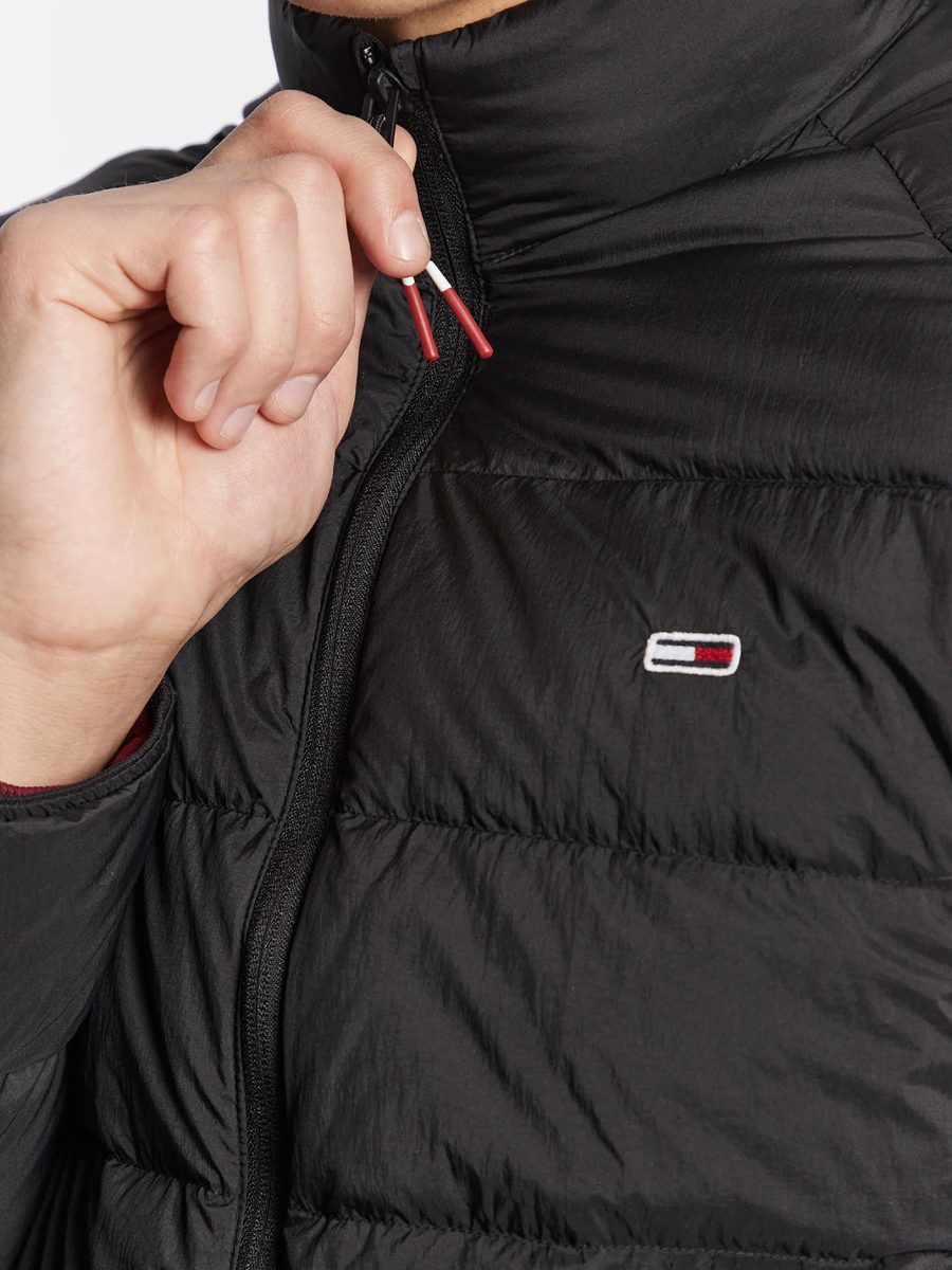 detail Tommy Jeans pánská černá bunda