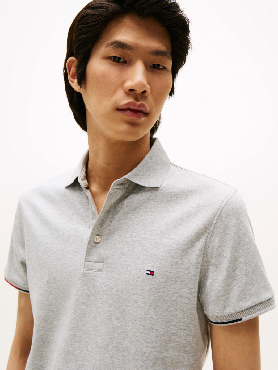 detail Tommy Hilfiger pánské šedé polo tričko