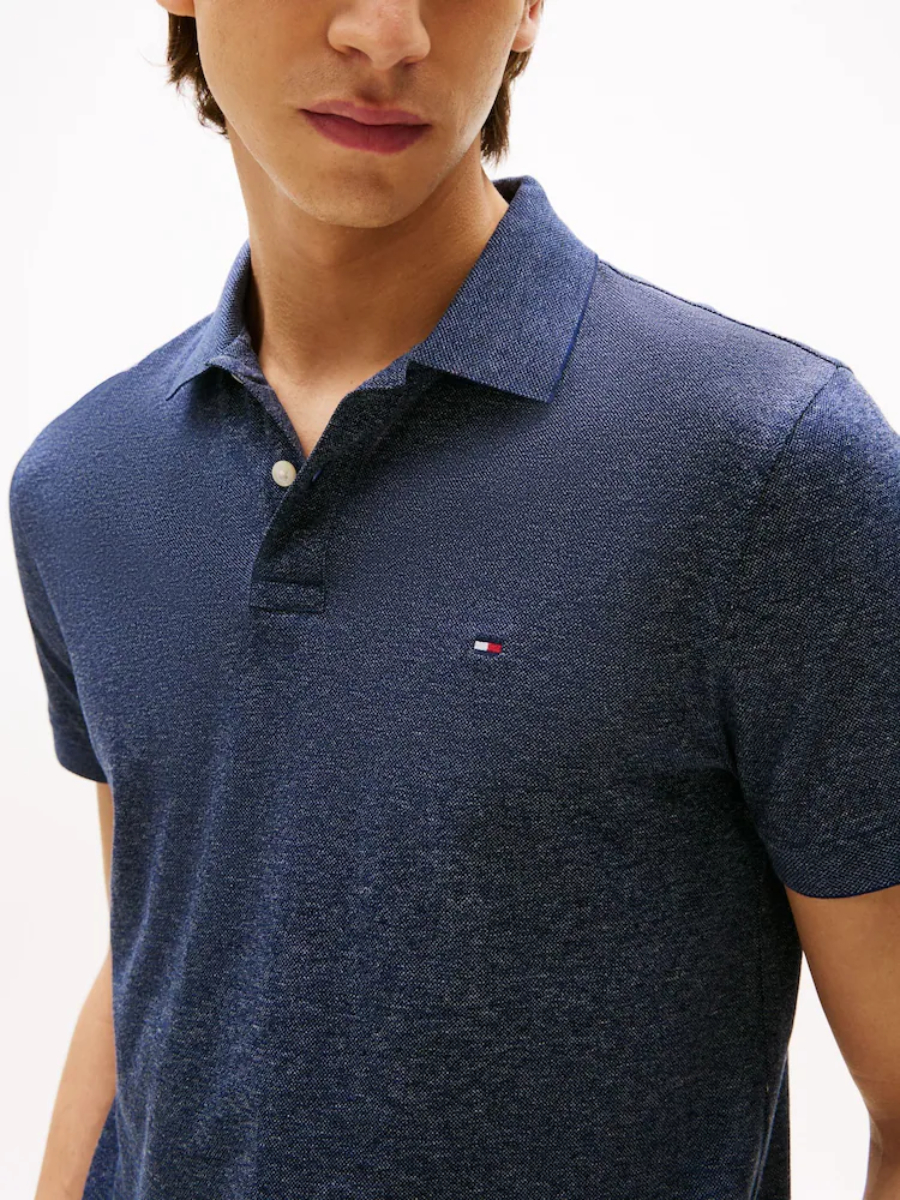 detail Tommy Hilfiger pánské modré polo tričko