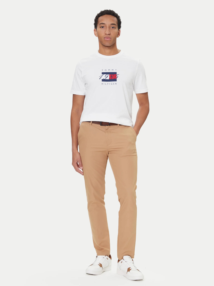 detail Tommy Hilfiger pánské bílé triko