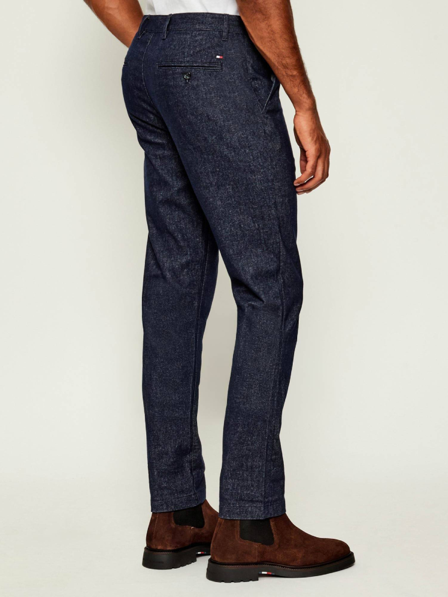detail Tommy Hilfiger pánské tmavě modré kalhoty