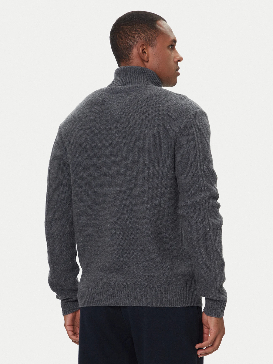 detail Tommy Hilfiger pánský šedý rolák