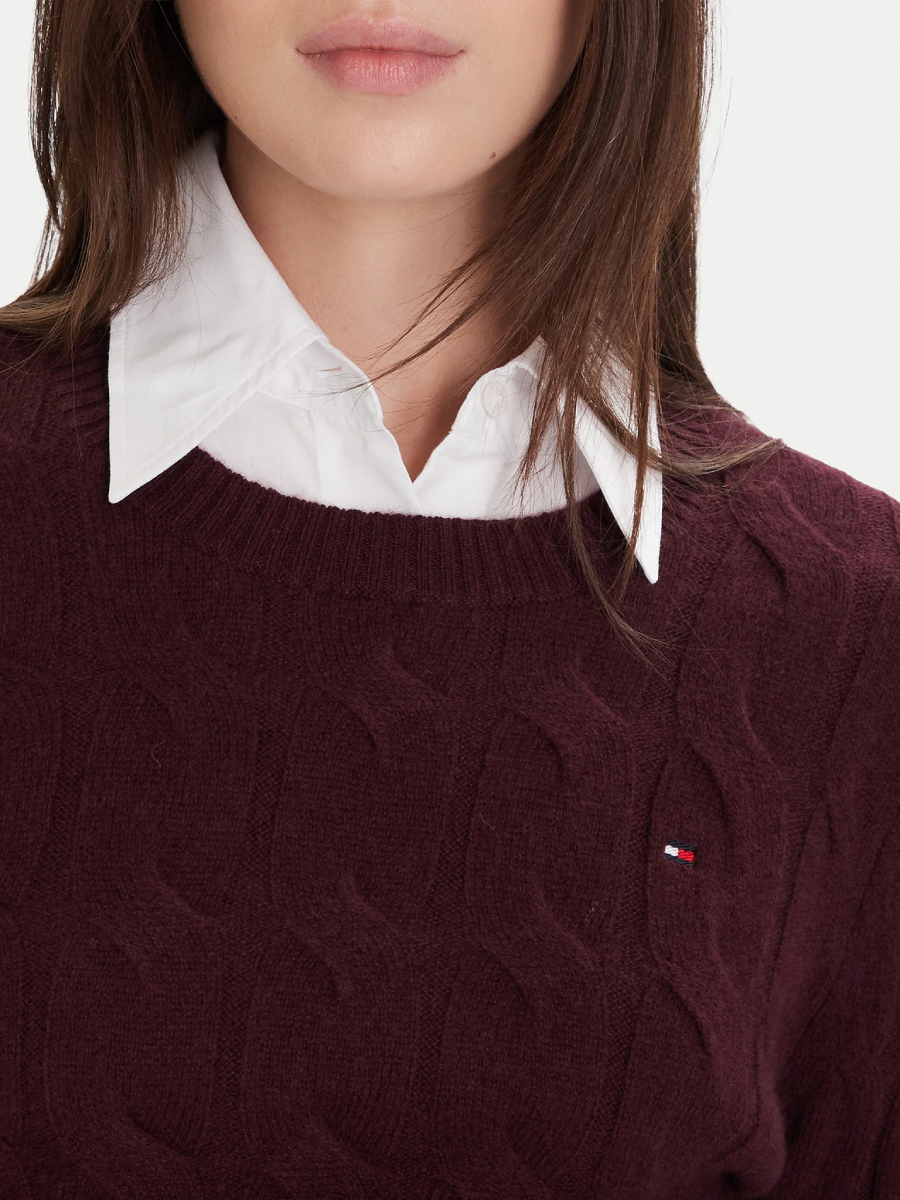 detail Tommy Hilfiger dámský vínový svetr