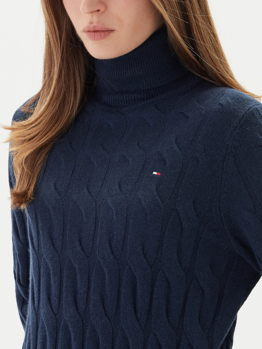 detail Tommy Hilfiger tmavě modré svetrové šaty