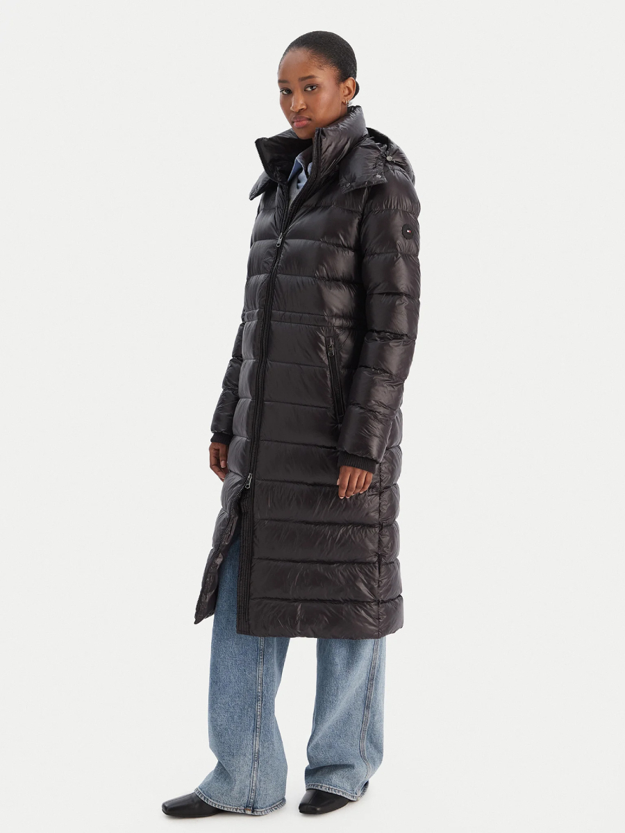 detail Tommy Hilfiger dámská péřová bunda