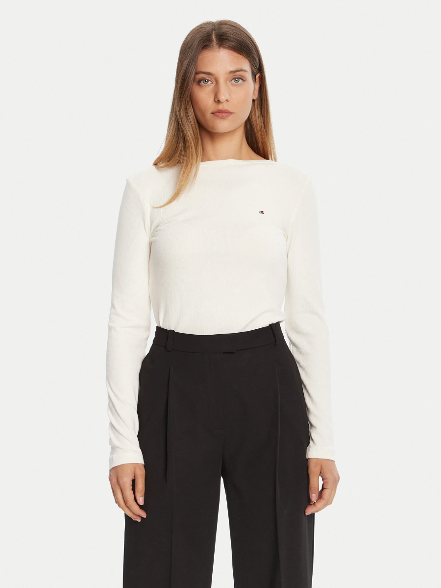 detail Tommy Hilfiger dámské krémové tričko