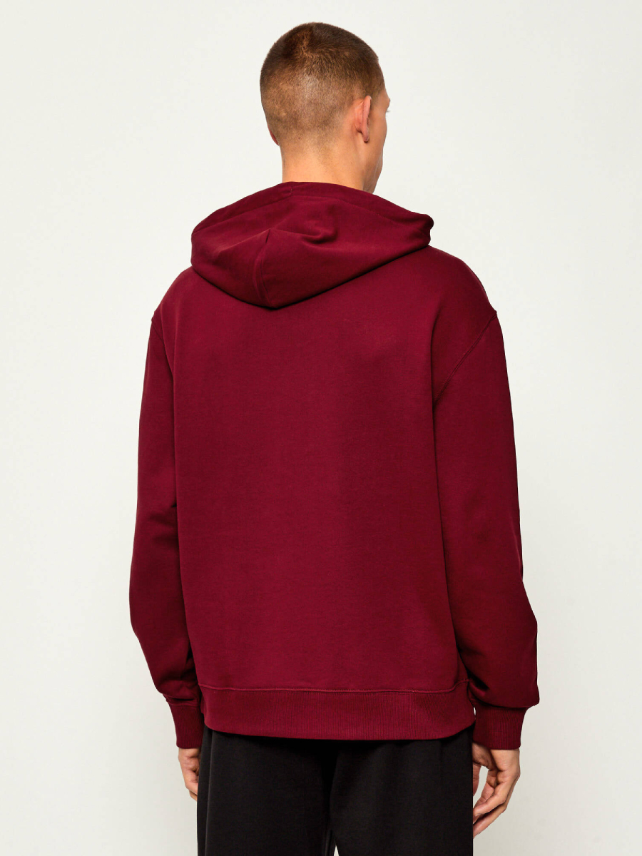 detail Calvin Klein pánská vínová mikina