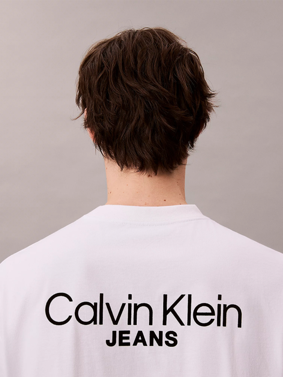detail Calvin Klein pánské bílé tričko