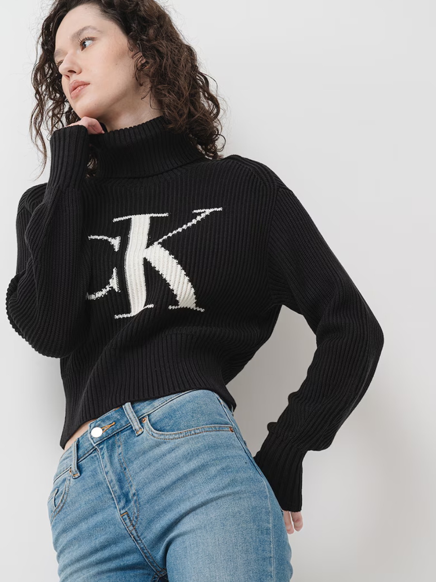 detail Calvin Klein dámský černý rolák