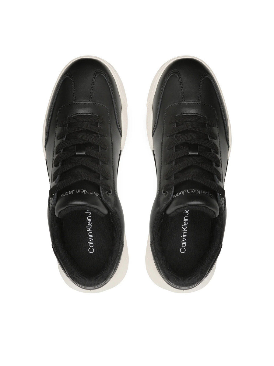 detail Calvin Klein dámské černé tenisky