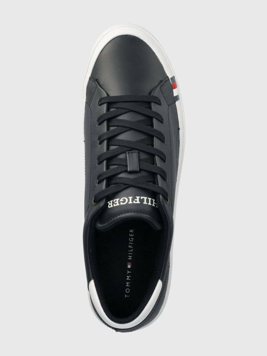 detail Tommy Hilfiger pánské tmavě modré tenisky