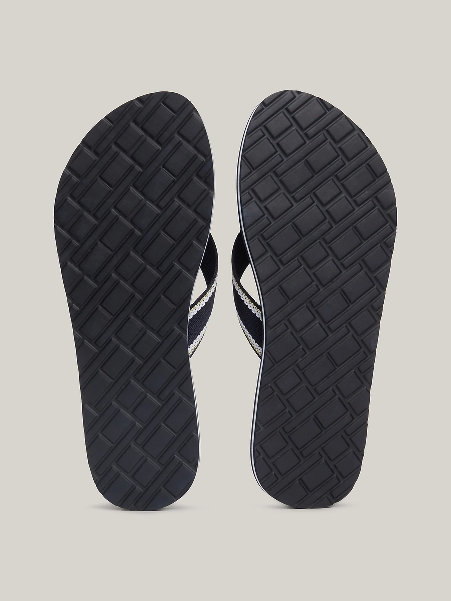 detail Tommy Hilfiger dámské tmavě modré žabky