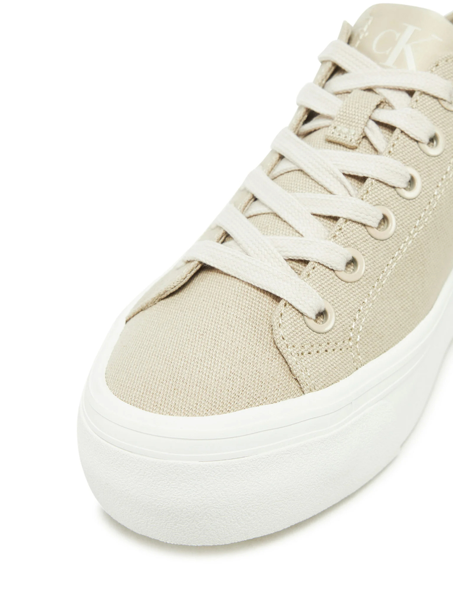 detail Calvin Klein dámské béžové tenisky