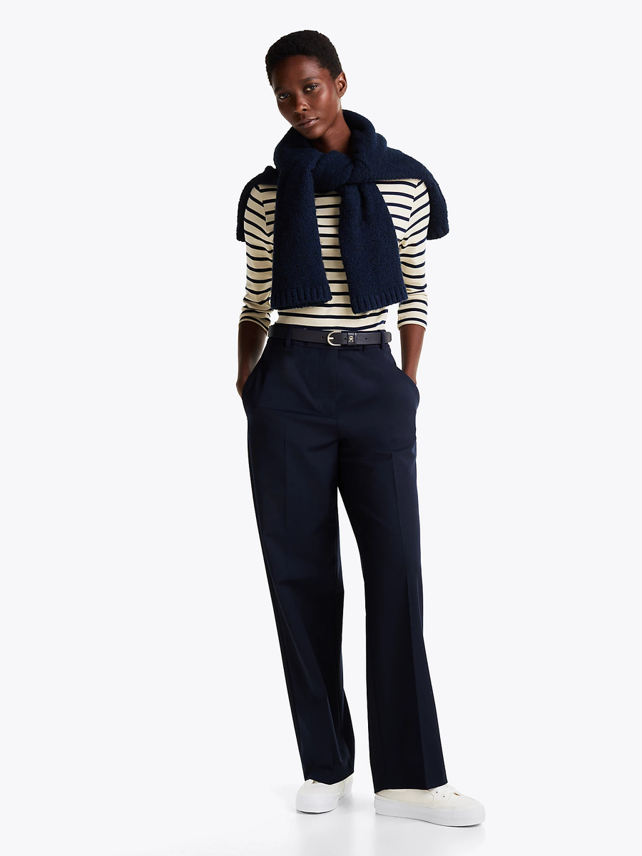 detail Tommy Hilfiger dámské krémové tenisky