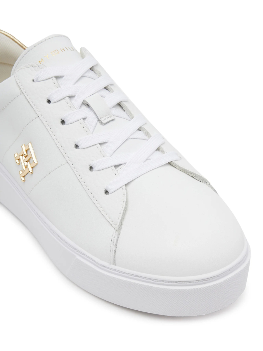 detail Tommy Hilfiger dámské bílé tenisky