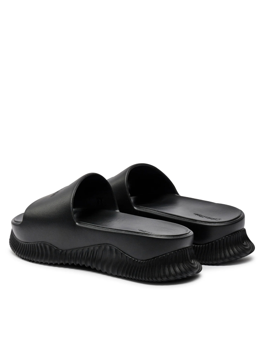 detail Calvin Klein dámské černé pantofle