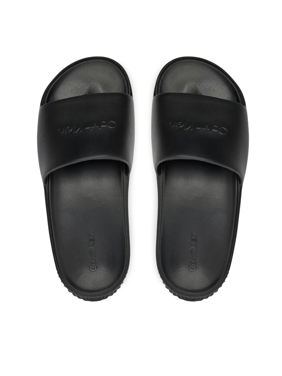 detail Calvin Klein dámské černé pantofle
