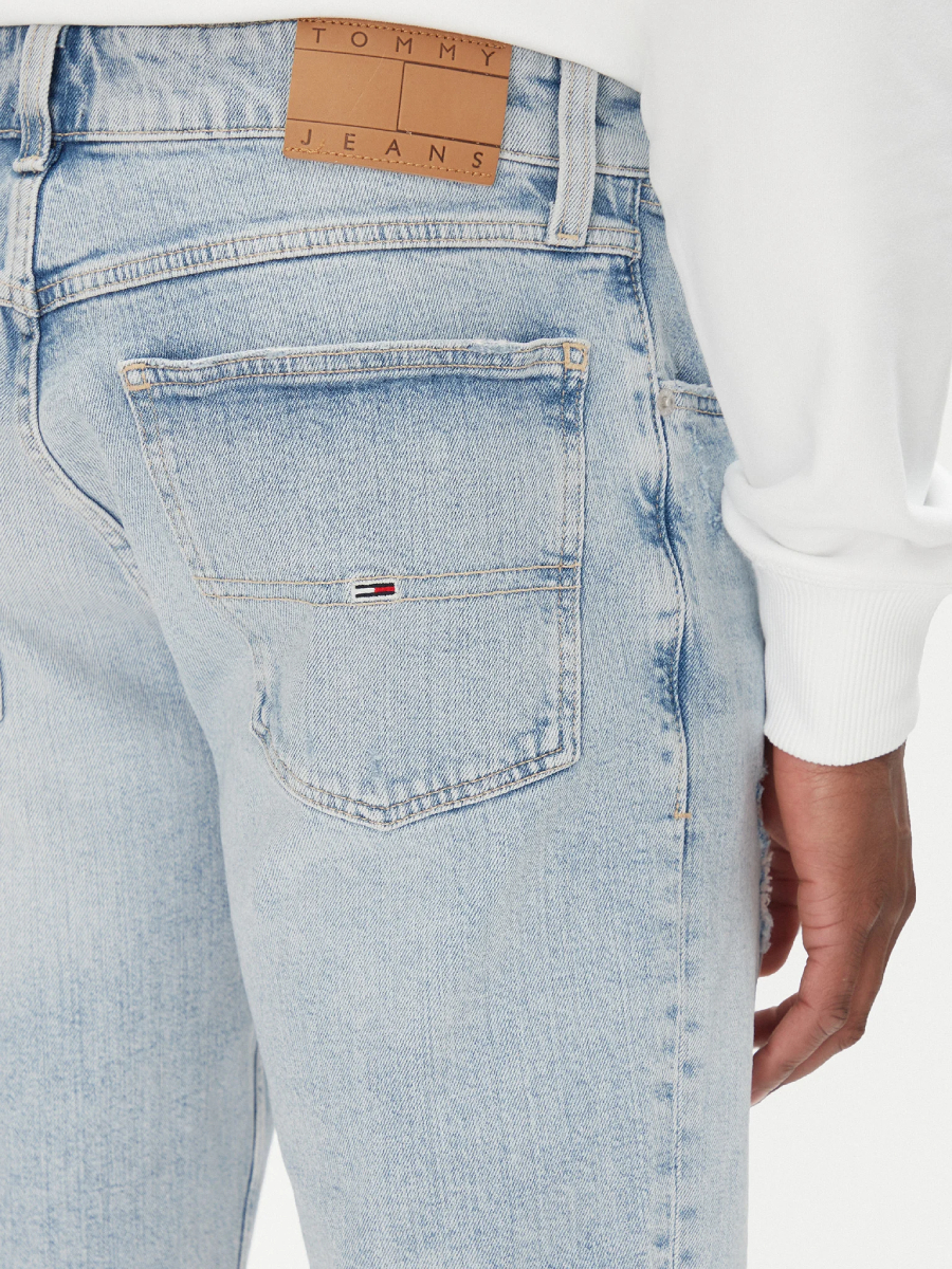 detail Tommy Jeans pánské modré džínové šortky