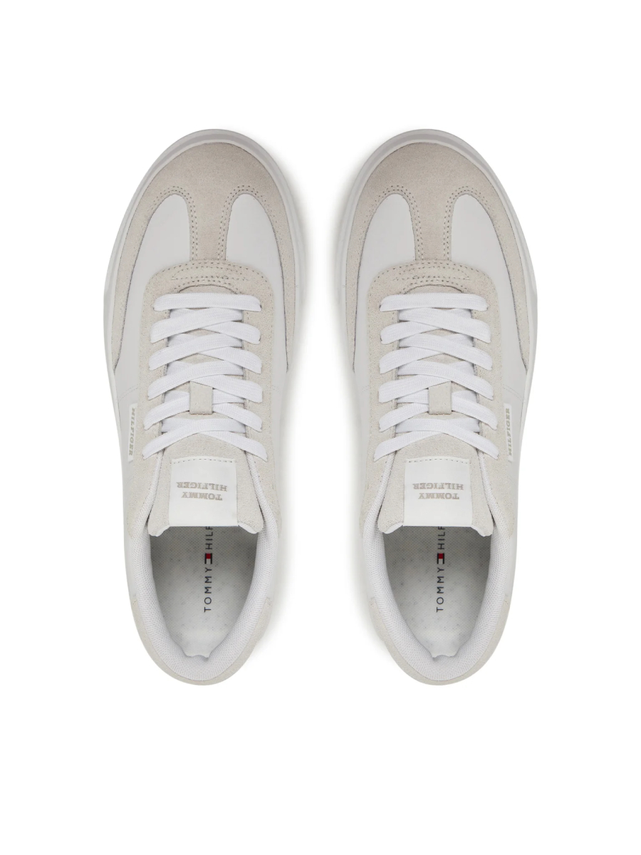 detail Tommy Hilfiger pánské bílé tenisky