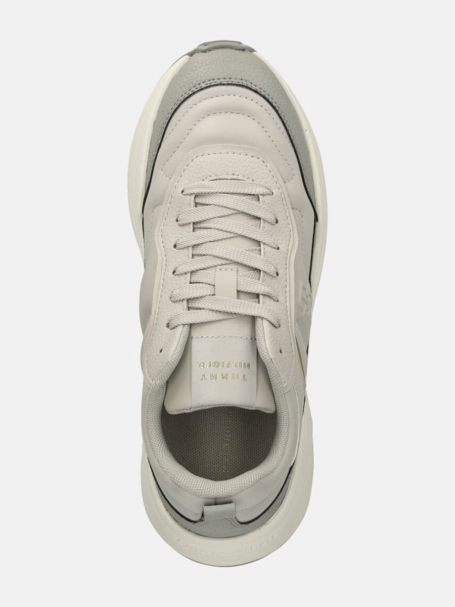 detail Tommy Hilfiger dámské šedé tenisky