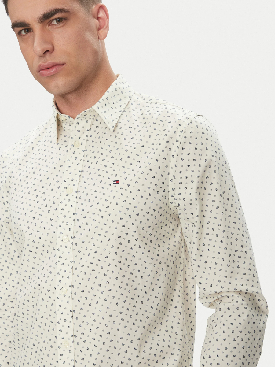 detail Tommy Hilfiger pánská krémová košile