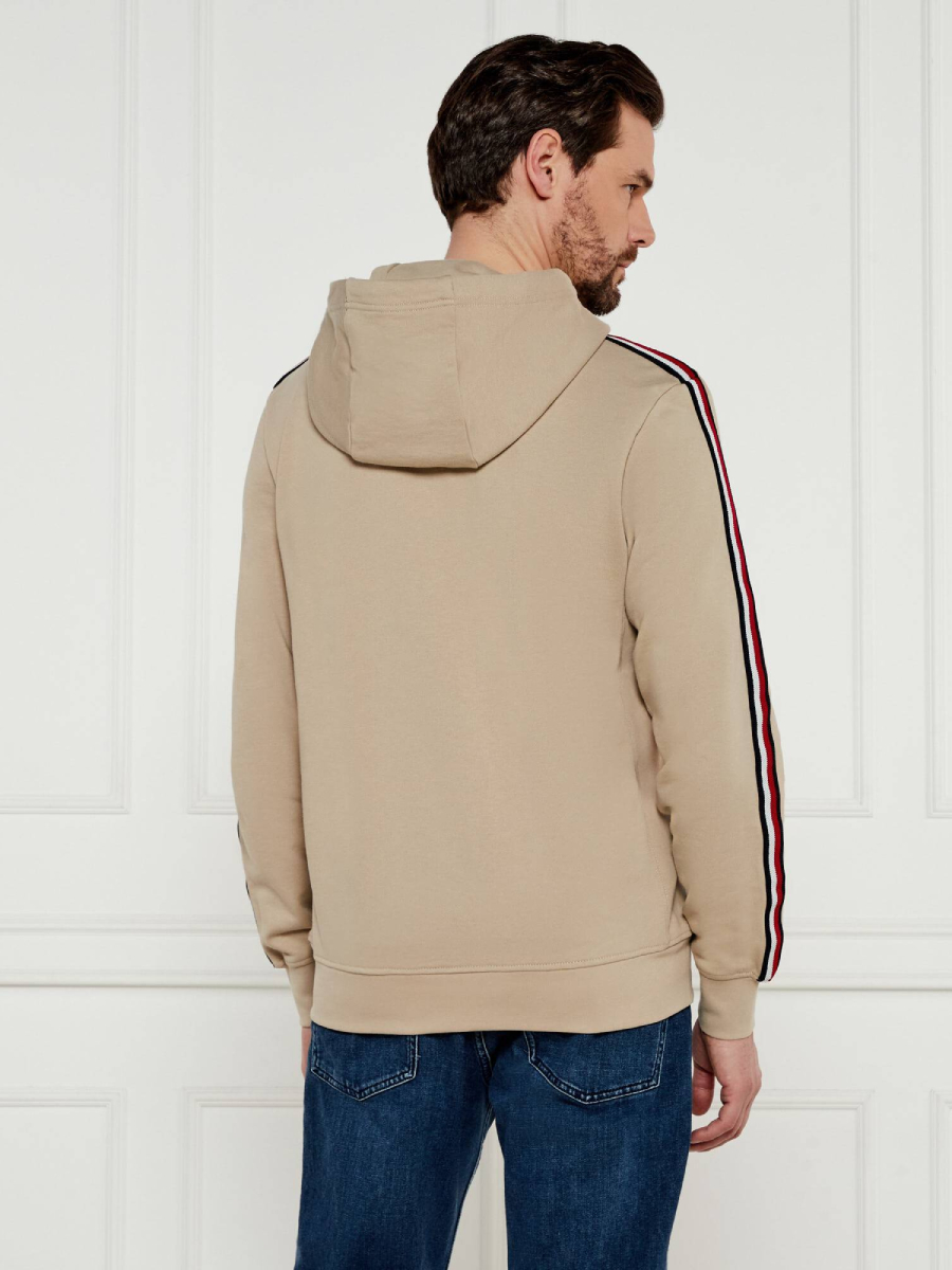 detail Tommy Hilfiger pánská béžová mikina