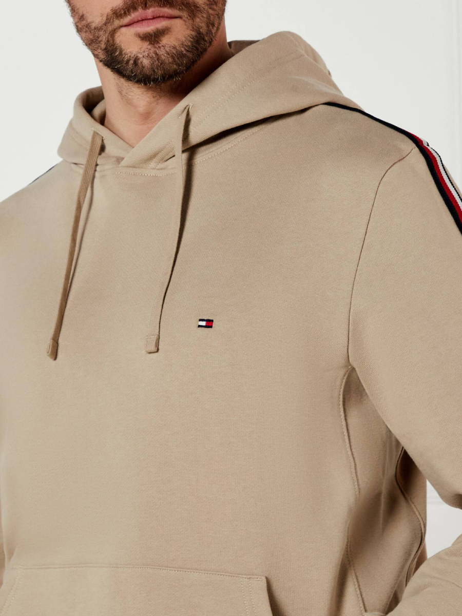 detail Tommy Hilfiger pánská béžová mikina