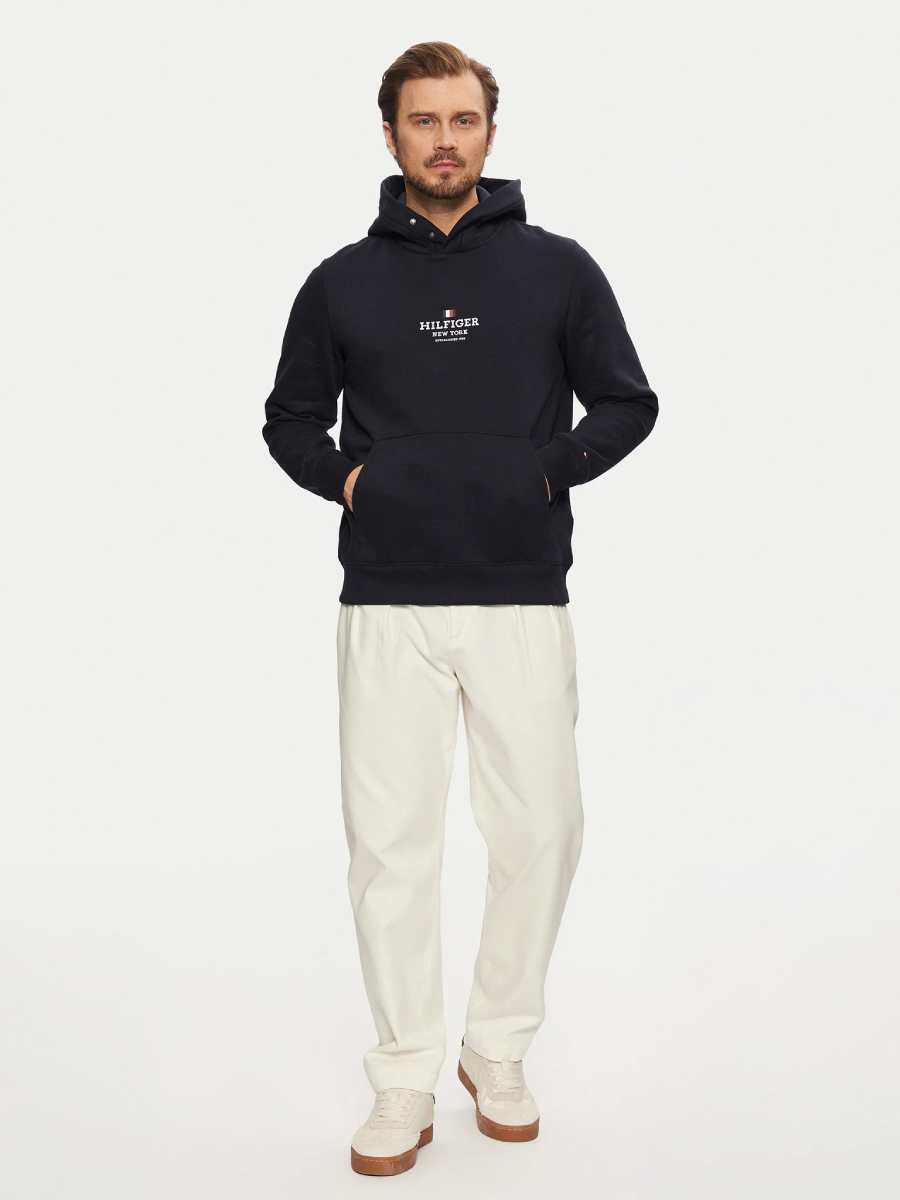 detail Tommy Hilfiger pánská tmavě modrá mikina